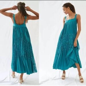 Anthropologie Geisha Designs Pleated Lace Maxi Dress Teal size Small